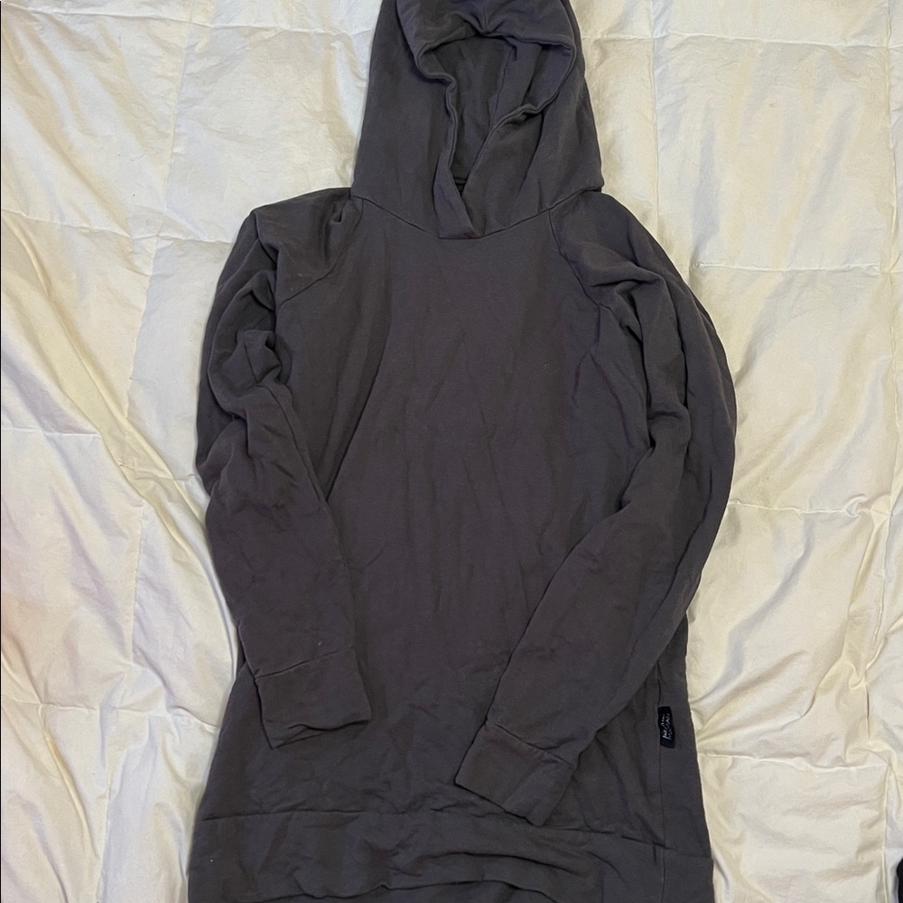 Charcoal Hooded Sweatshirt

From: Fait par Une Maman

Well worn good condition